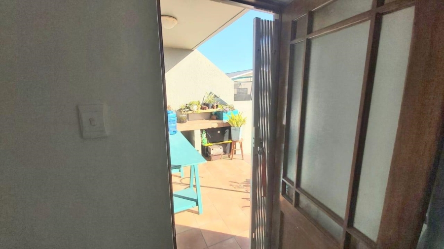 2 Bedroom Property for Sale in Heiderand Western Cape